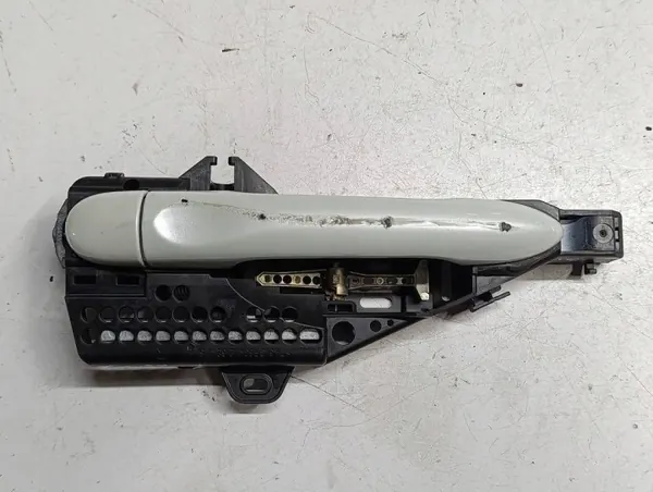 Renault Captur I LIFT 13-19 AFW1F588 Höger framdörrhandtag image 2