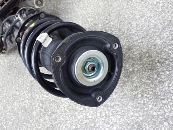 Voor rechter schokdemper OEM 5Q3413031H Skoda Karoq/Ateca image 3