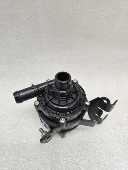 32222737 Pompe à eau pour Volvo XC40 1.5 Hybride image 5