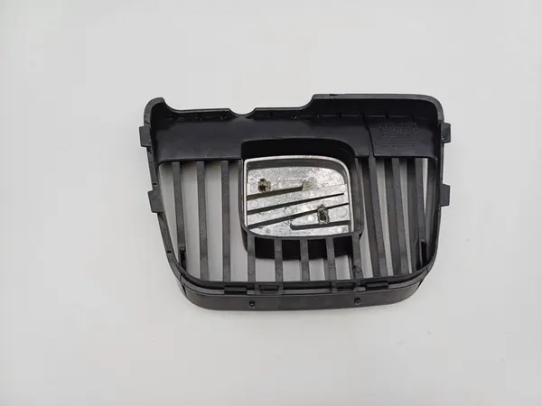 GRILL ATRAPA SEAT IBIZA II LIFT 99-02 6K0853654D image 2
