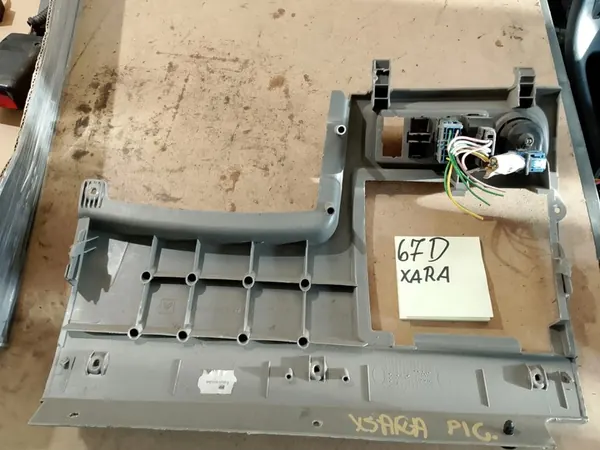 Citroen Xsara Picasso Ohjauspaneelin Peite image 2