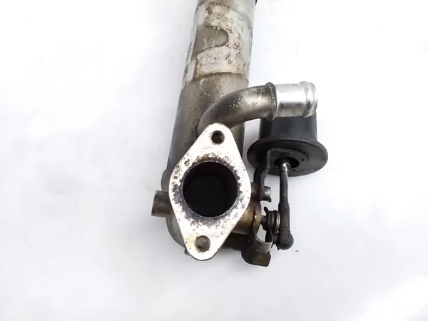 VW T5 2.5 TDI EGR Jäähdytin 070131512F image 2