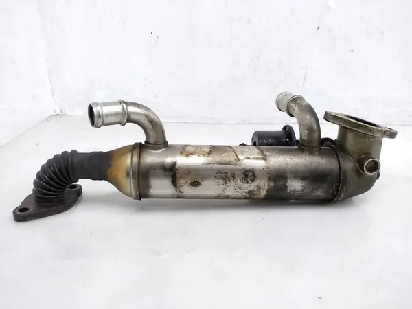 VW T5 2.5 TDI EGR Jäähdytin 070131512F image 6