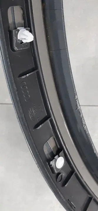 AUDI Q3 Vasemman Etulokasuojan Trim 8U0853717A image 6