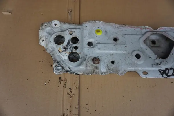 LEXUS IS300H III Viga Inferior Frontal 2015 Pérola Branca OEM image 2