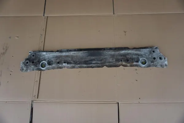 LEXUS IS300H III Viga Inferior Frontal 2015 Pérola Branca OEM image 7