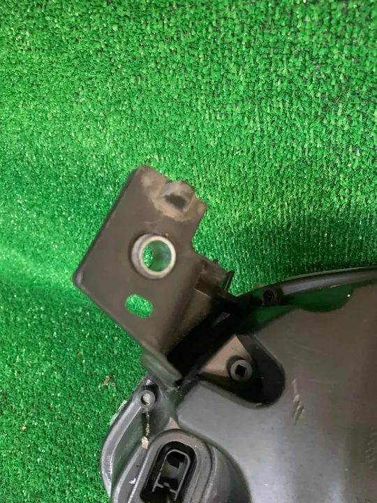 Farol Dianteiro Direito Fiat Linea 51826738 image 8