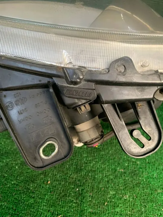 Farol Dianteiro Direito Fiat Linea 51826738 image 9