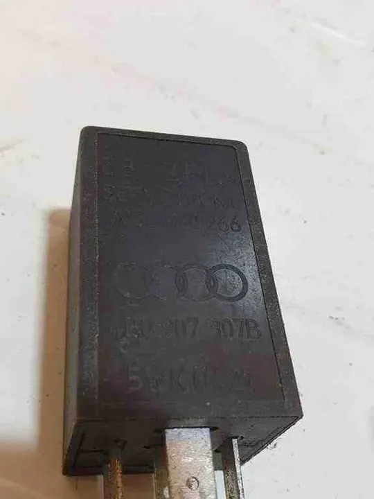 AUDI Relä 5WK11421 2.5L Diesel 2002 image 3