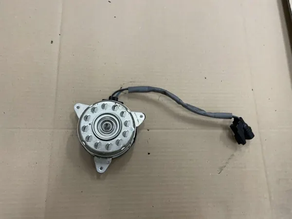 Moottorin jäähdytystuulettin OEM 13V-M7105 Subaru image 2