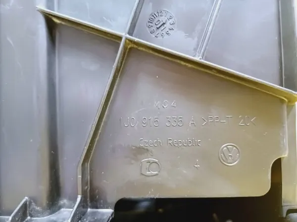 Carcaça de bateria completa VW Golf IV Skoda Octavia I 1J0915335A image 2