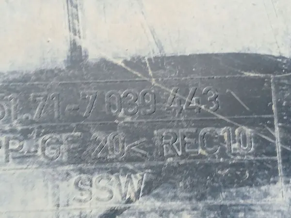 BMW 3 E46 Gearbox Cover 7039443 image 4