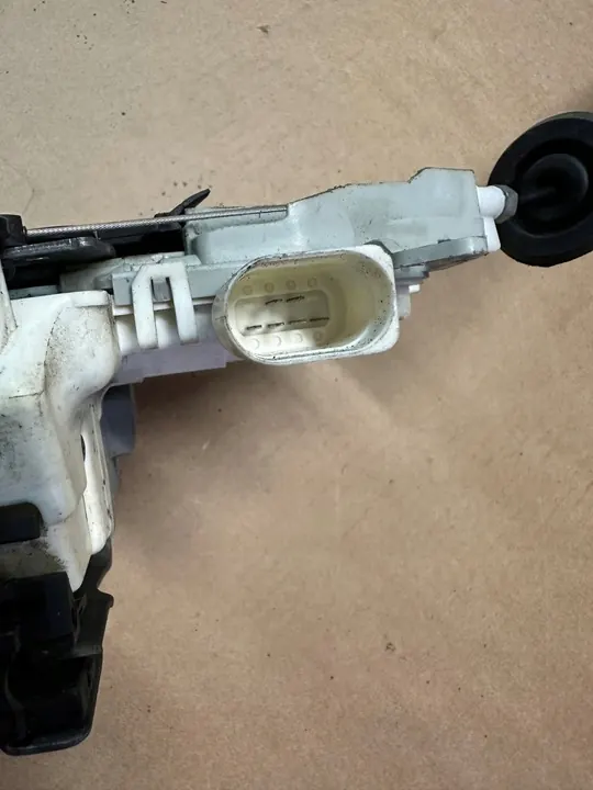 AUDI A4 A6 A7 C6 Q5 Vänster Framdörrslås 6 Pin image 2