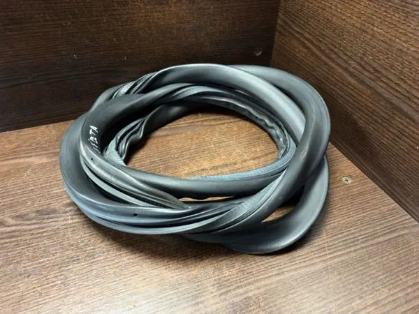 OEM RAJ23279 Fram höger dörrfönsterpackning Toyota image 3
