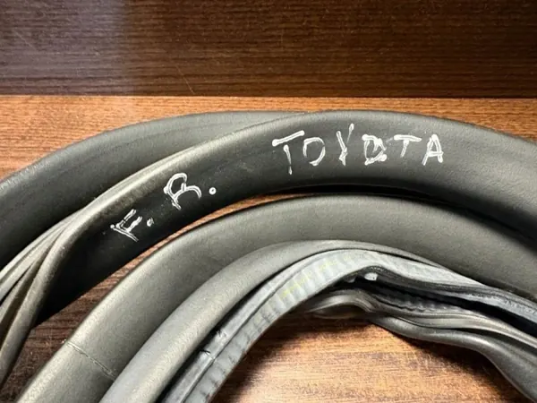 OEM RAJ23279 Fram höger dörrfönsterpackning Toyota image 5