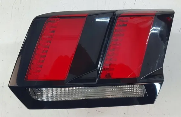 Luz trasera derecha Peugeot 3008 II image 2