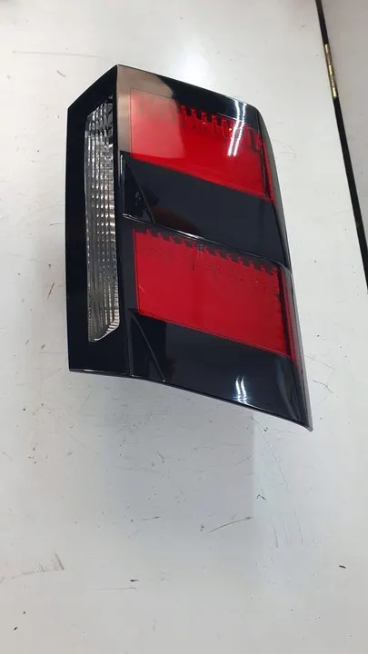 Luz trasera derecha Peugeot 3008 II image 4