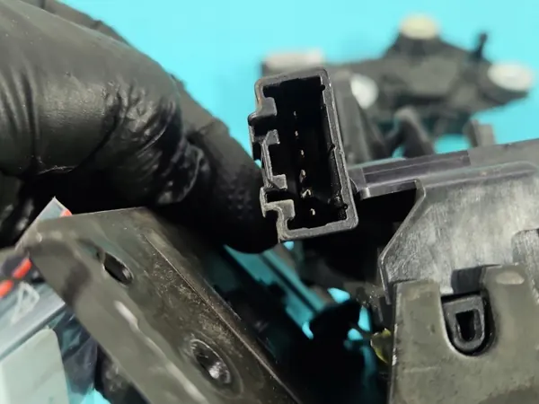 Cerrajón maletero OEM 31484594 para Volvo S90 II Sedán image 7