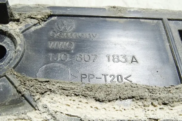 Scivolo paraurti anteriore sinistro VW GOLF IV 1J0807183A image 2