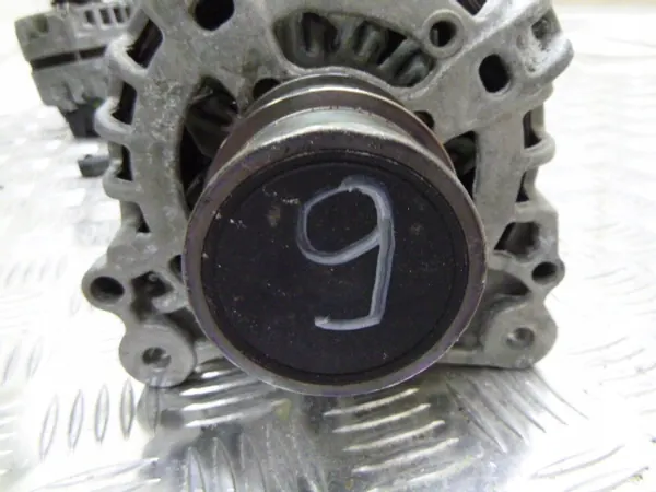 Volkswagen Alternaattori OE 04E903015A image 5