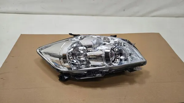 Faros Delantero Derecho Toyota Auris I Lift 81130-02A40 image 4