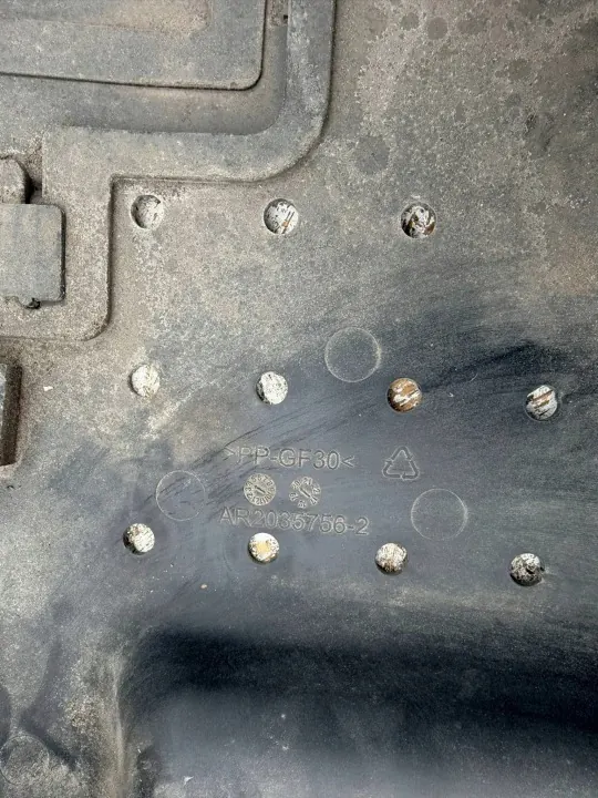 Escudo AR20357562 Tanque AdBlue Subchassis image 4