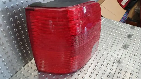 Luz Trasera Izquierda VW Passat B5 3B9945111F image 3
