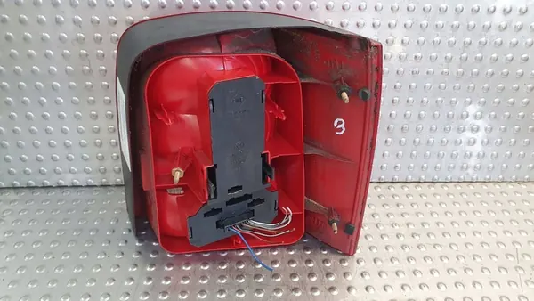 Luz Trasera Izquierda VW Passat B5 3B9945111F image 5