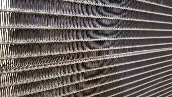 Radiador de aire acondicionado Jeep Cherokee WJ 4.0 55115918AE image 3