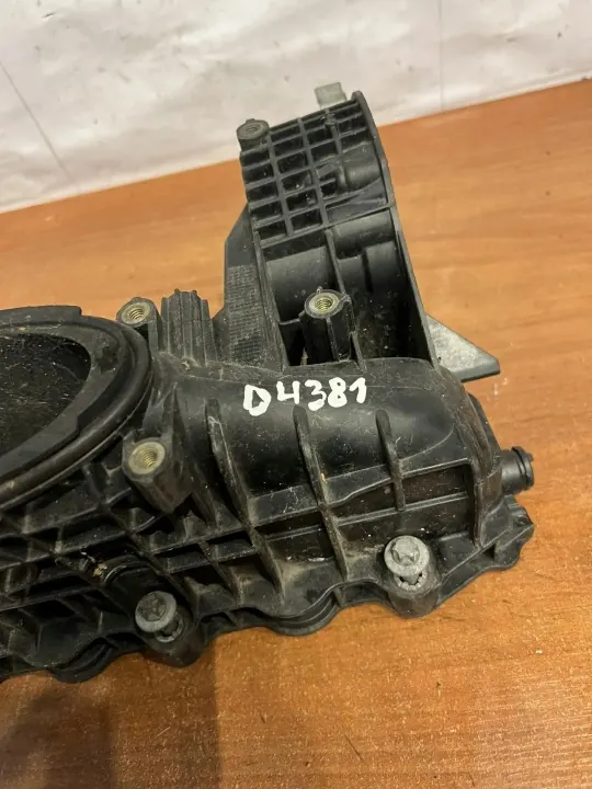 Käytetty imukansi OEM D4381 Mercedes-Benz Vianolle image 3