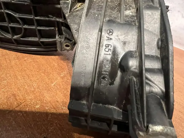 Käytetty imukansi OEM D4381 Mercedes-Benz Vianolle image 7