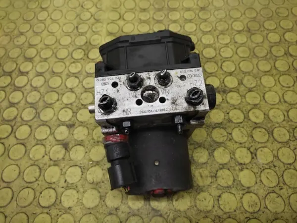Pompe ABS Audi OEM 0265225048 - État Utilisé image 6