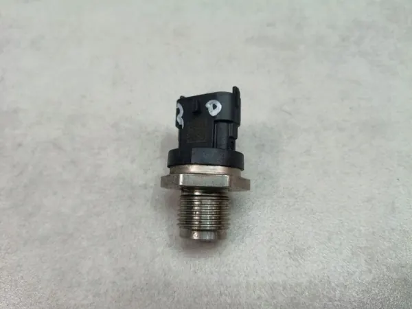 Sensor Pressão Combustível Jeep OEM 0281002982 - Usado image 2
