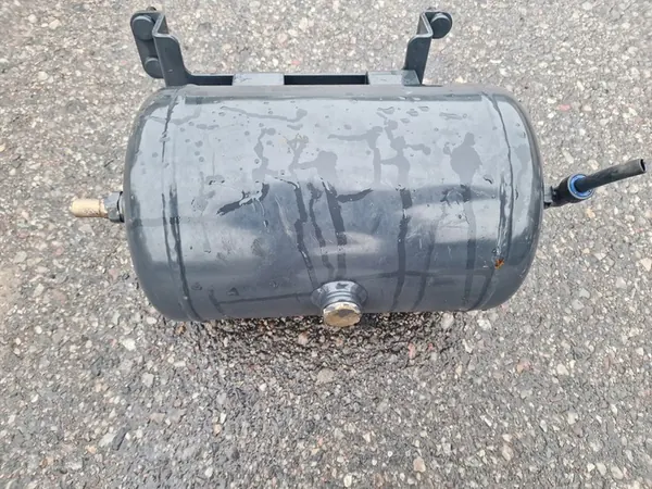 Réservoir d'air 10L Iveco S-WAY image 1