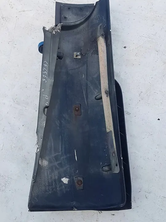 Spoiler d'angle cabine droit DAF 65 75 85 CF OEM image 3