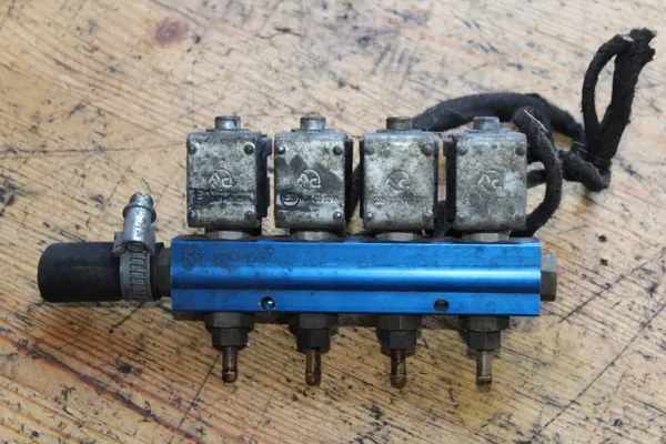 Carril de inyección de gas Stag WO1-4 - Pieza OEM usada image 3