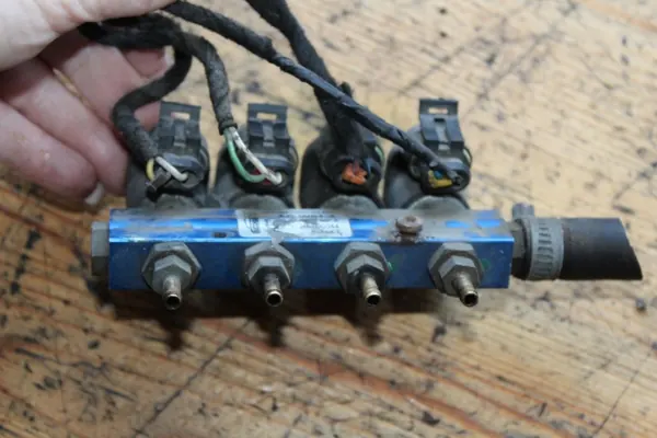 Carril de inyección de gas Stag WO1-4 - Pieza OEM usada image 5
