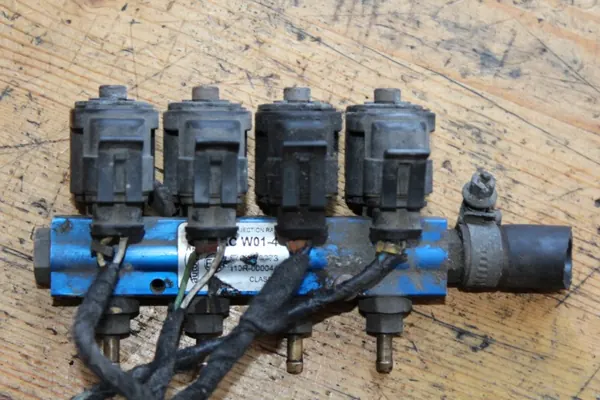 Carril de inyección de gas Stag WO1-4 - Pieza OEM usada image 8