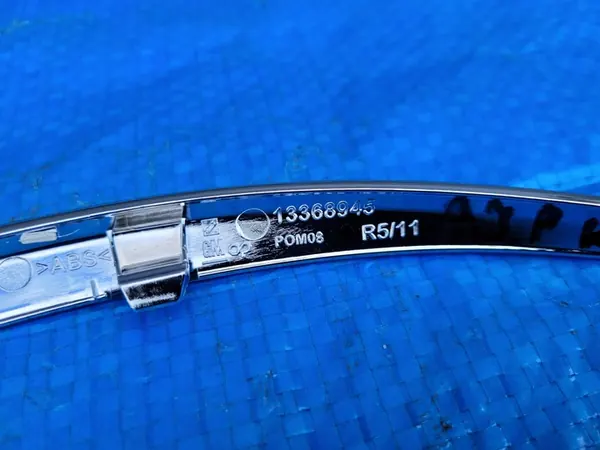 OPEL Astra J Oikea Takapuskurin Lista KROMI LIFT 13368945 image 3