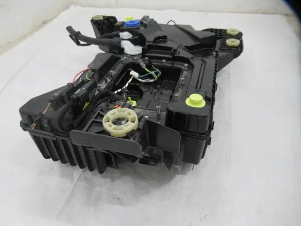 AdBlue Tank PEUGEOT 3008 II 2.0 BLUEHDI image 10