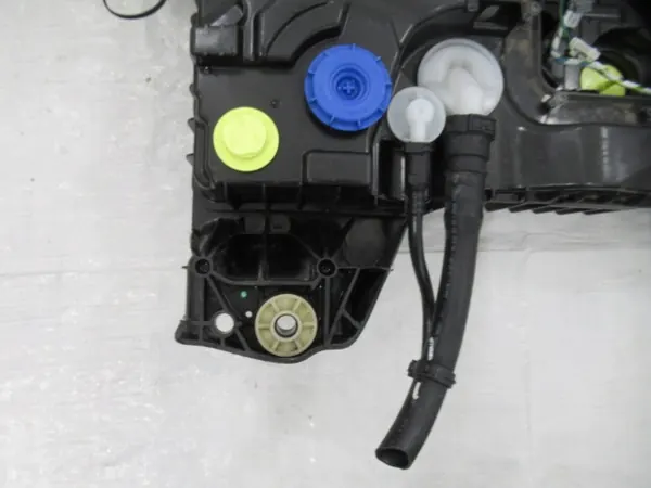 AdBlue Tank PEUGEOT 3008 II 2.0 BLUEHDI image 2