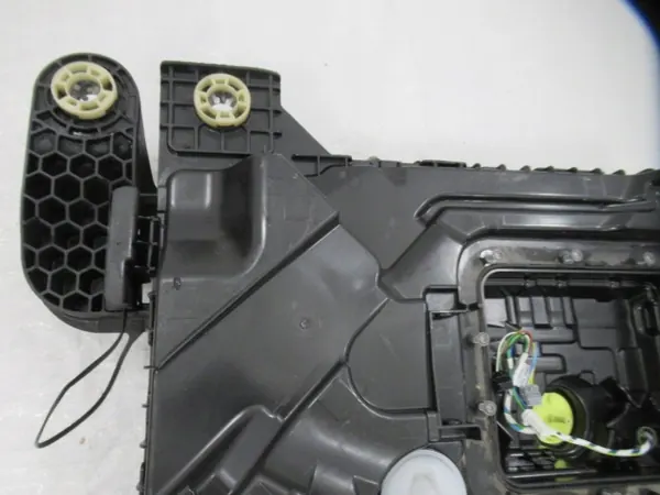 AdBlue Tank PEUGEOT 3008 II 2.0 BLUEHDI image 3