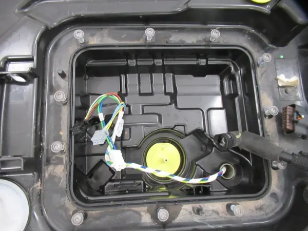 AdBlue Tank PEUGEOT 3008 II 2.0 BLUEHDI image 6