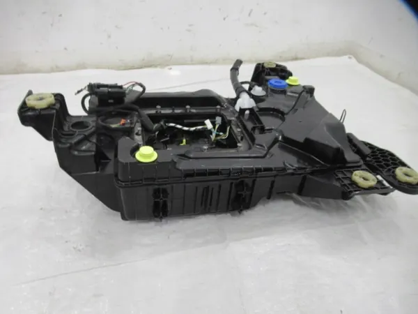 AdBlue Tank PEUGEOT 3008 II 2.0 BLUEHDI image 9