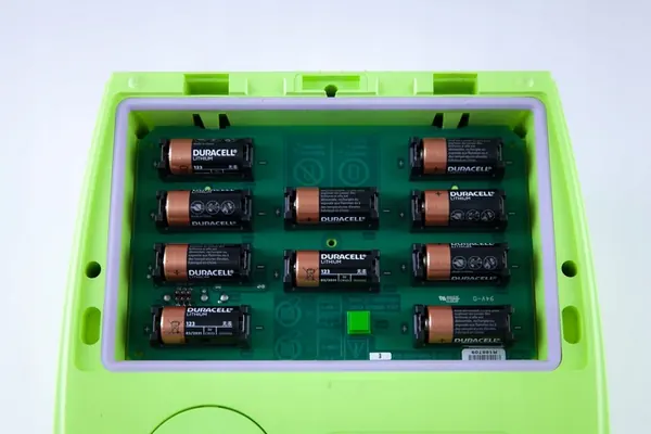 Defibrillatore Zoll AED Plus con Elettrodi image 9