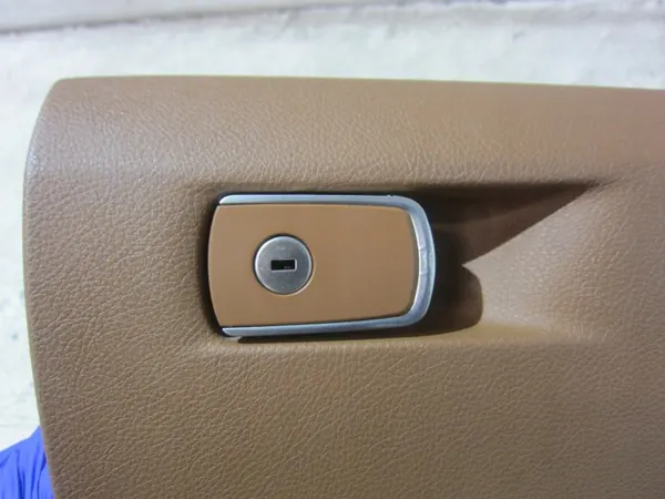 BMW 3 F34 passagerarsida handskfack brun OEM 51169239346 image 6