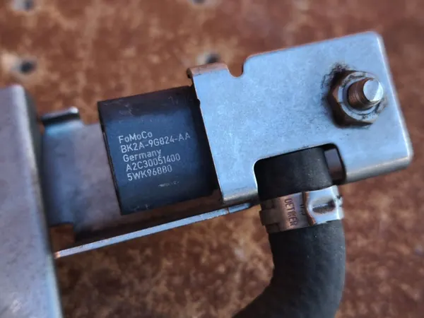 Ford Kuga MK2 2.0 TDCI 2015 Exhaust Pressure Sensor OEM image 2