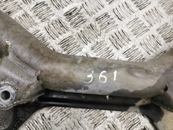 Mercedes-Benz C W204 Voorste hulpframe OEM A2043230765 image 10