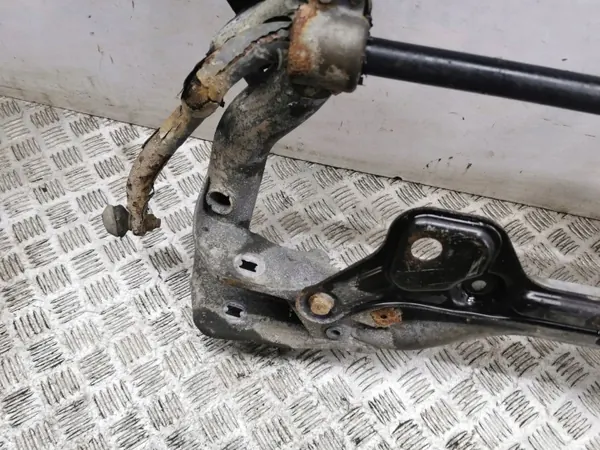 Mercedes-Benz C W204 Voorste hulpframe OEM A2043230765 image 7