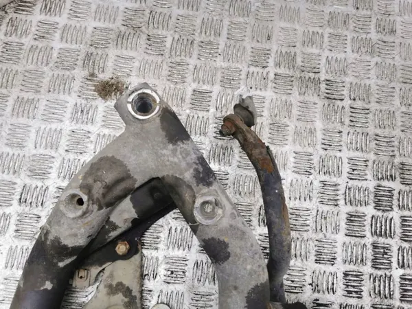 Mercedes-Benz C W204 Voorste hulpframe OEM A2043230765 image 9